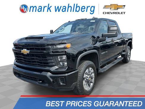 Used 2024 Chevrolet Silverado 2500 Custom w/ Custom Value Package AWD/4WD image 1