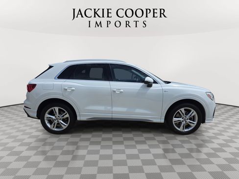 Used 2020 Audi Q3 2.0T Premium Plus w/ Premium Plus Package AWD/4WD image 4