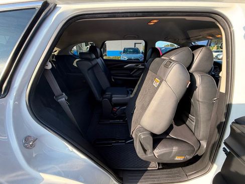 Used 2022 MAZDA CX-9 Touring image 31