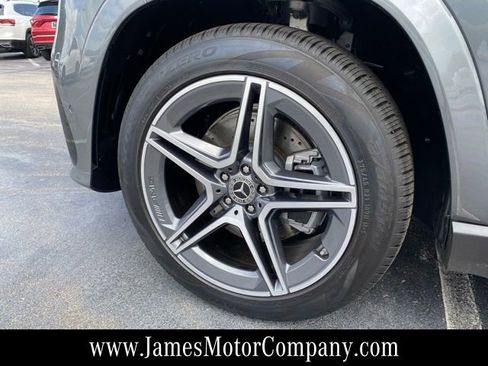 New 2025 Mercedes-Benz GLS 450 4MATIC image 13