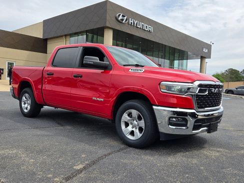 Used 2025 RAM 1500 Big Horn AWD/4WD image 1