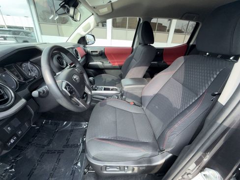 Used 2021 Toyota Tacoma SR5 image 13