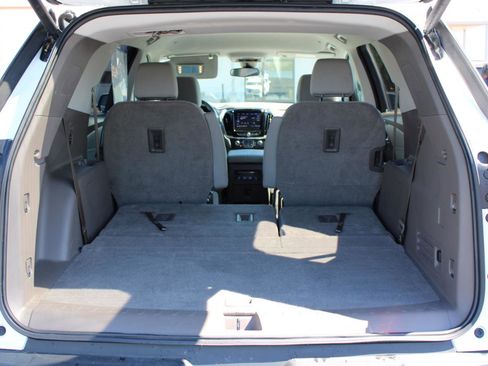 Used 2020 Chevrolet Traverse LT w/ Driver Confidence II Package image 10