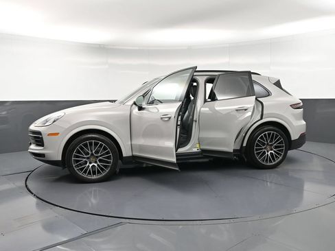 Certified 2023 Porsche Cayenne AWD/4WD image 36