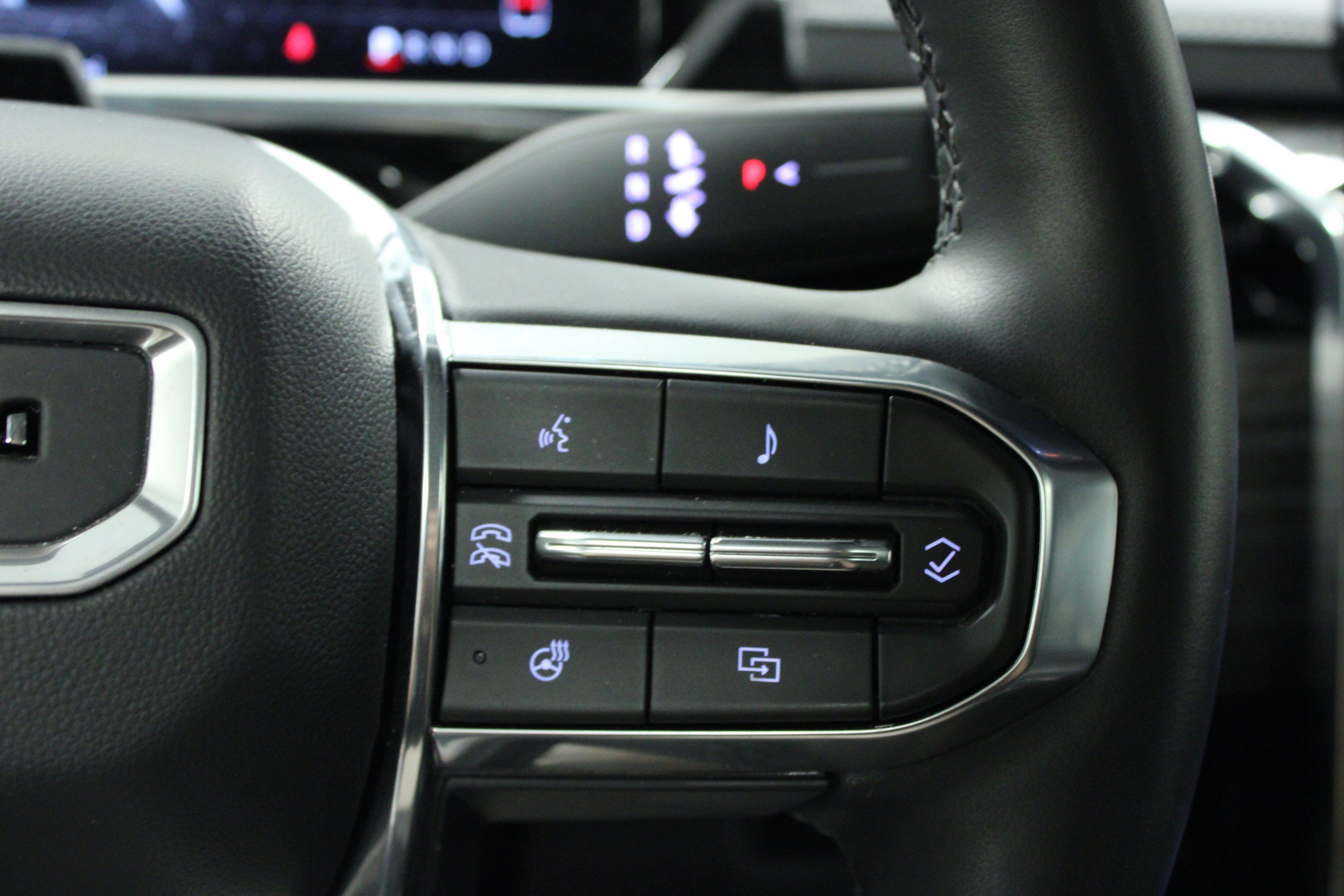 Used 2025 GMC Sierra EV Denali AWD/4WD image 21