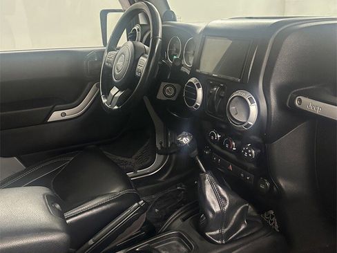 Used 2013 Jeep Wrangler Sahara w/ Dual Top Group image 32