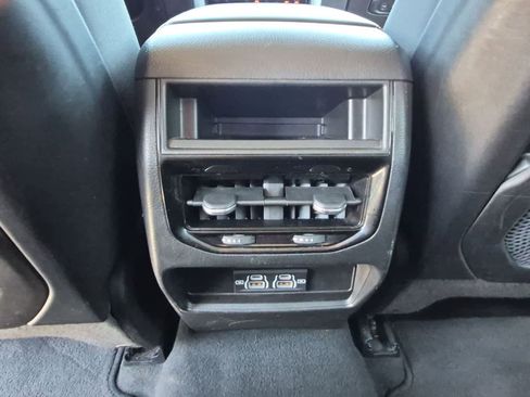 Used 2023 Jeep Grand Cherokee Laredo RWD image 20