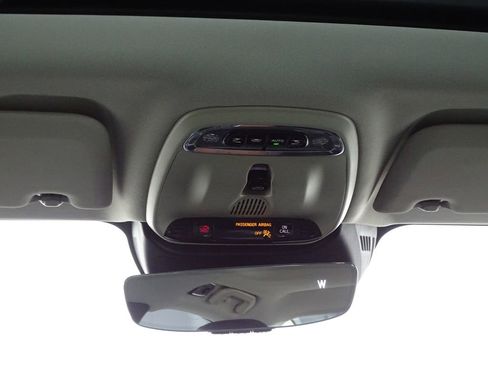 Used 2019 Volvo S60 T5 Momentum w/ Multimedia Package image 31