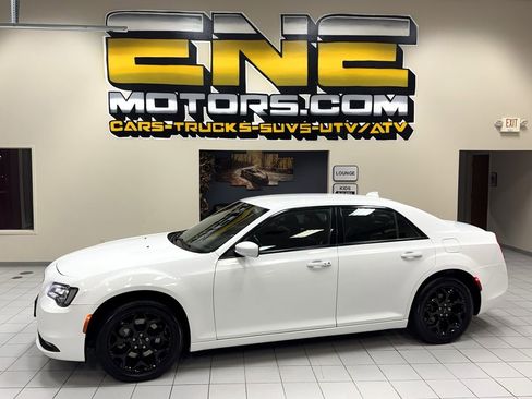 Used 2017 Chrysler 300 S image 62