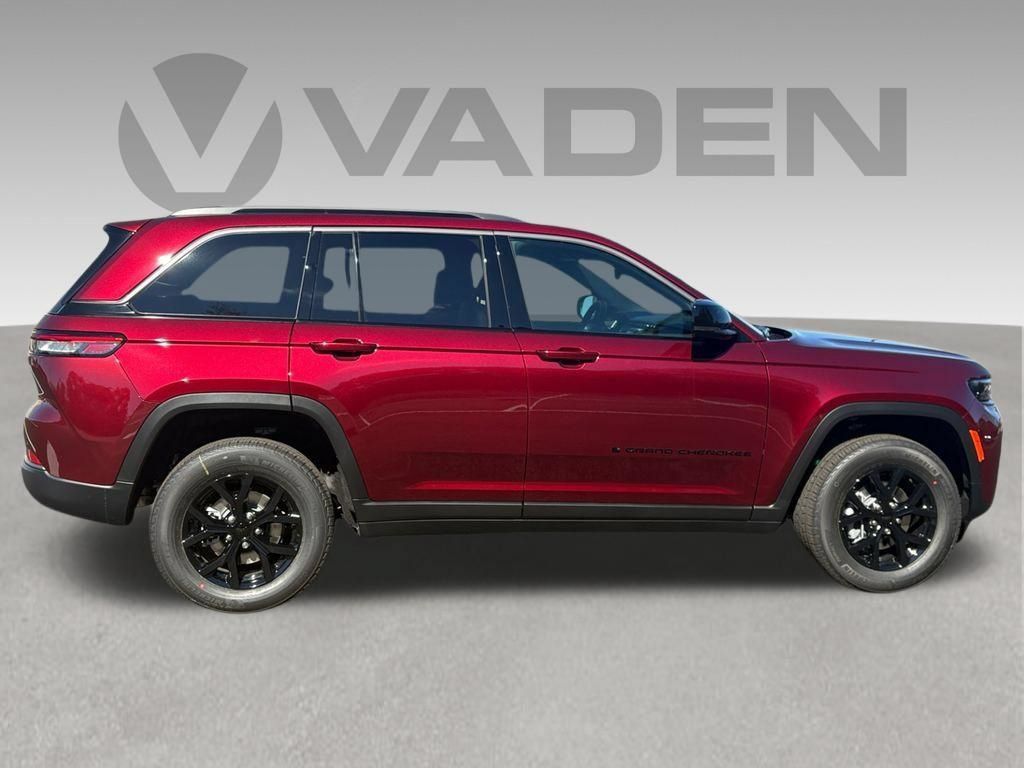 New 2026 Jeep Grand Cherokee Altitude AWD/4WD image 8
