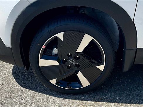 New 2025 Nissan Kicks SR image 7