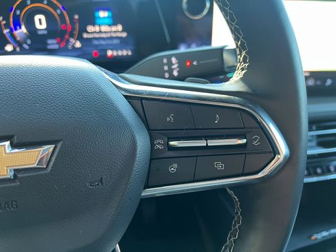 Used 2025 Chevrolet Traverse LT image 21