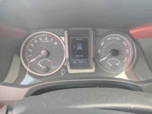 Used 2020 Toyota Tacoma TRD Off-Road AWD/4WD image 4