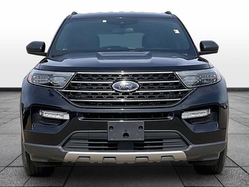 Used 2020 Ford Explorer XLT w/ Equipment Group 202A image 3
