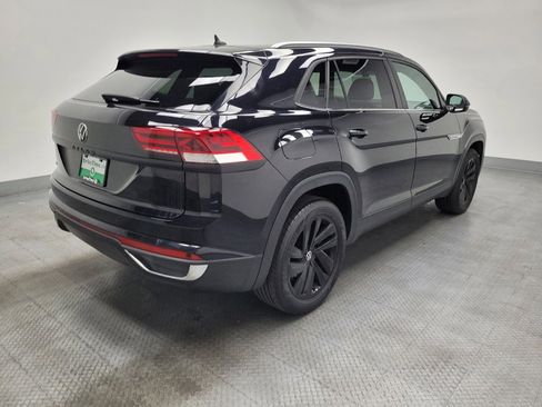 Used 2022 Volkswagen Atlas Cross Sport SE FWD image 9