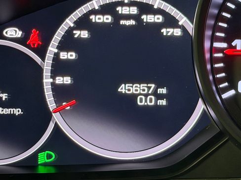 Used 2021 Porsche Cayenne Coupe image 21