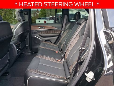 Used 2025 Jeep Grand Cherokee Summit w/ Obsidian Package image 10