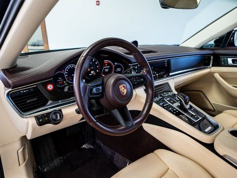 Used 2023 Porsche Panamera Platinum Edition image 38