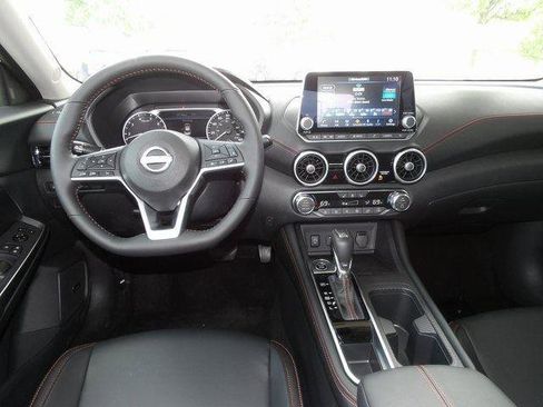 Used 2025 Nissan Sentra SR w/ SR Premium Package image 15