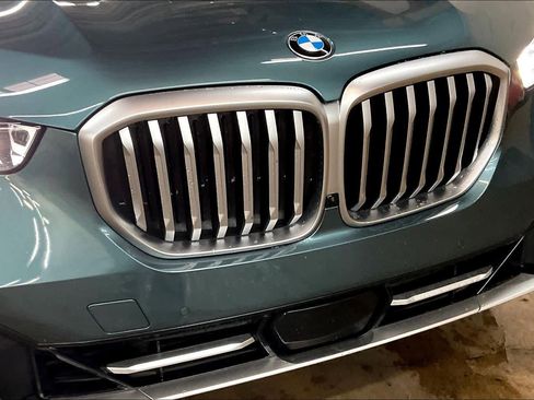 Used 2024 BMW X5 xDrive40i w/ Premium Package image 32