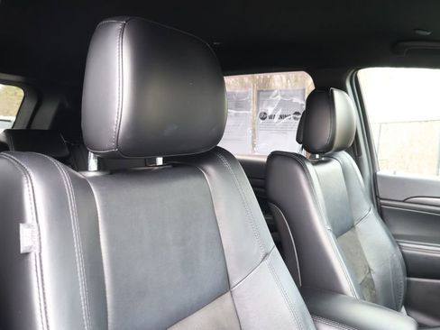 Used 2019 Jeep Grand Cherokee Altitude image 37