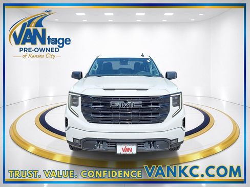 Used 2023 GMC Sierra 1500 Elevation AWD/4WD image 2
