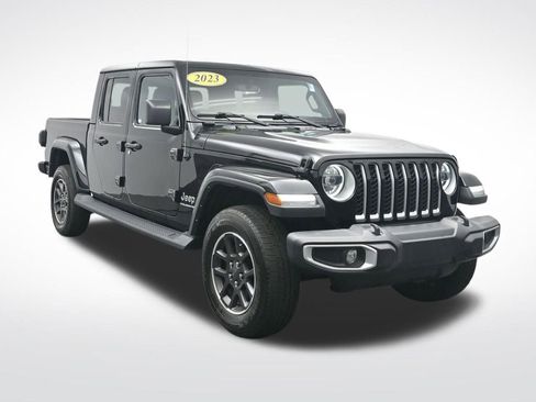 Used 2023 Jeep Gladiator Overland w/ Popular Equipment Package AWD/4WD image 3