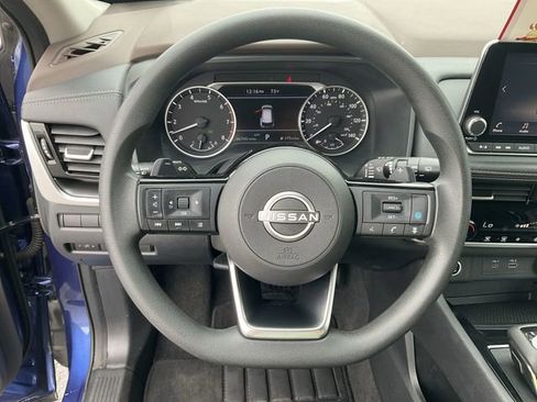 Used 2022 Nissan Rogue SV AWD/4WD image 17