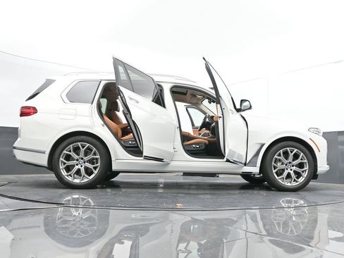 Used 2022 BMW X7 xDrive40i w/ Executive Package image 68