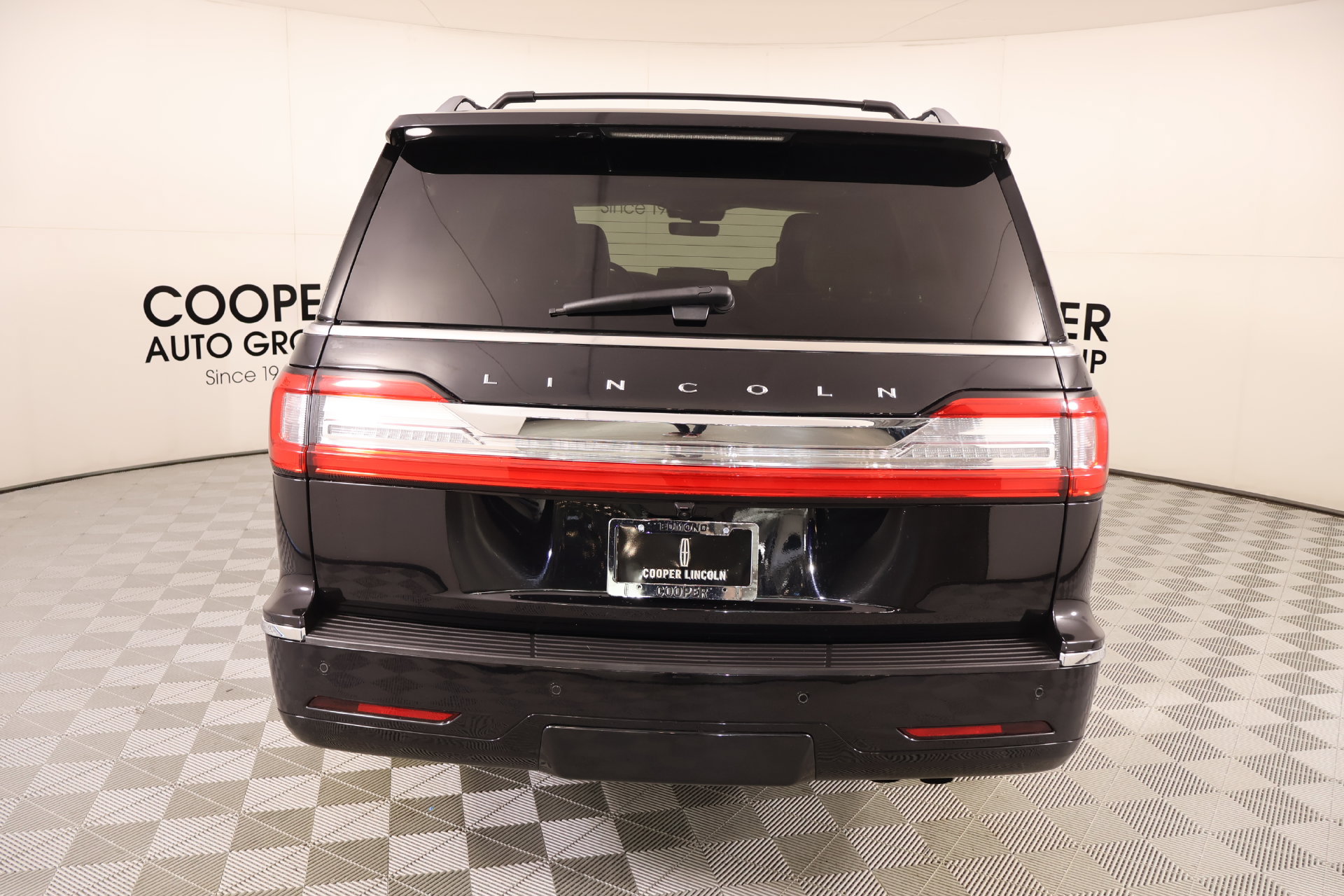 Used 2019 Lincoln Navigator Reserve w/ Cargo Package AWD/4WD image 25