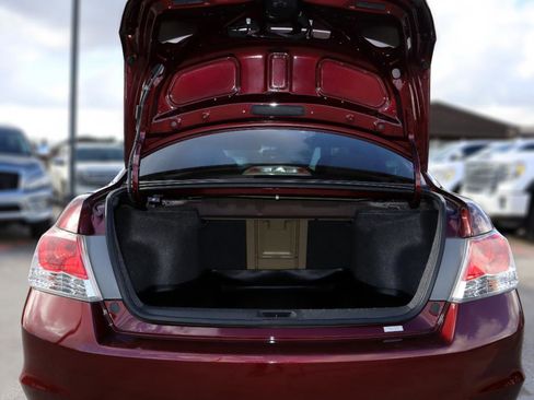 Used 2010 Honda Accord LX-P image 4