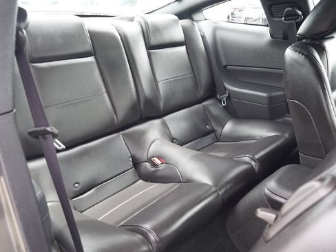 Used 2005 Ford Mustang Premium RWD image 11