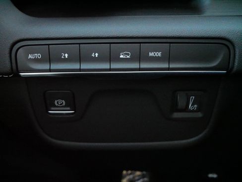 Certified 2023 Cadillac Escalade Premium Luxury image 26