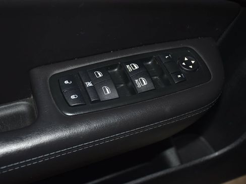 Used 2015 Chrysler 200 S FWD image 22