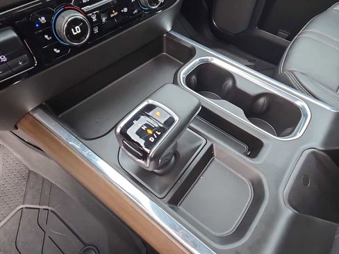 Used 2024 Chevrolet Silverado 1500 High Country w/ Technology Package image 17