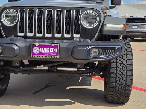 Used 2021 Jeep Wrangler Unlimited Sahara w/ Dual Top Group AWD/4WD image 6