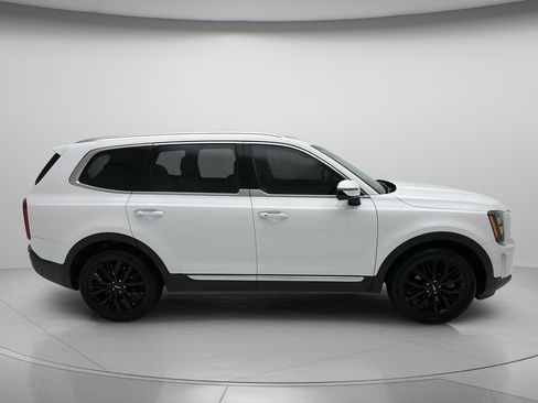 Used 2022 Kia Telluride SX w/ SX Prestige Package AWD/4WD image 3