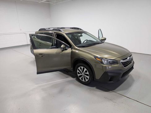 Used 2022 Subaru Outback Premium image 16