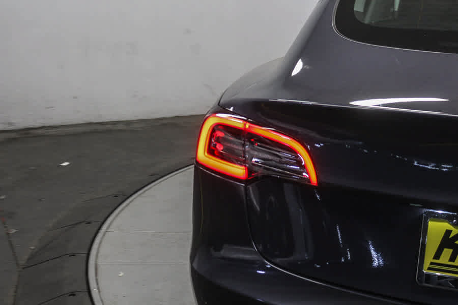 Used 2023 Tesla Model 3 Standard Range RWD image 7