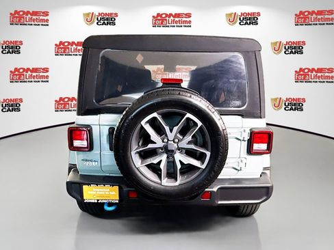 Used 2024 Jeep Wrangler Unlimited w/ Convenience Group image 14