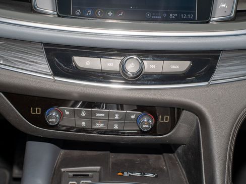 Used 2024 Buick Enclave Essence w/ Technology Package FWD image 25