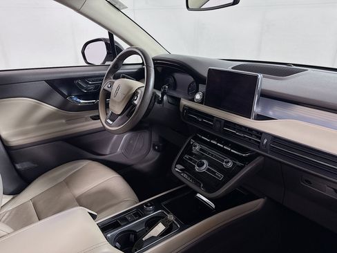 Used 2021 Lincoln Corsair AWD w/ Premium Package image 27