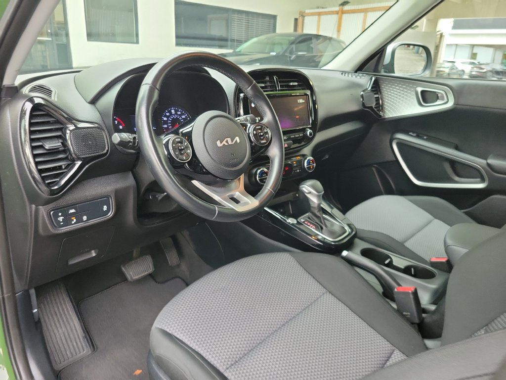 Used 2022 Kia Soul X-Line FWD image 17