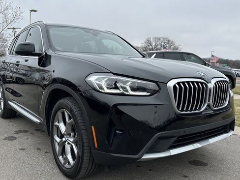 Used 2024 BMW X3 xDrive30i w/ Premium Package image 2