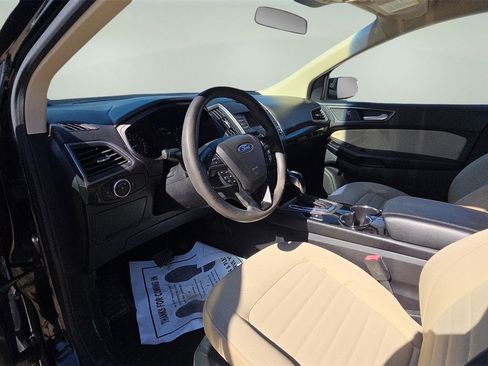 Used 2018 Ford Edge SE image 20