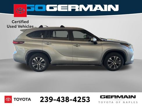 Certified 2023 Toyota Highlander XLE image 8
