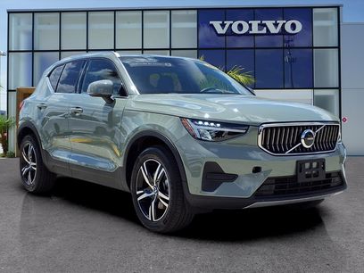 Certified 2025 Volvo XC40 B5 Core