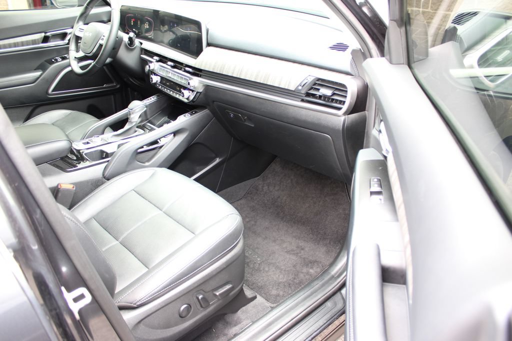Used 2024 Kia Telluride EX w/ EX Captain's Chair Package AWD/4WD image 53