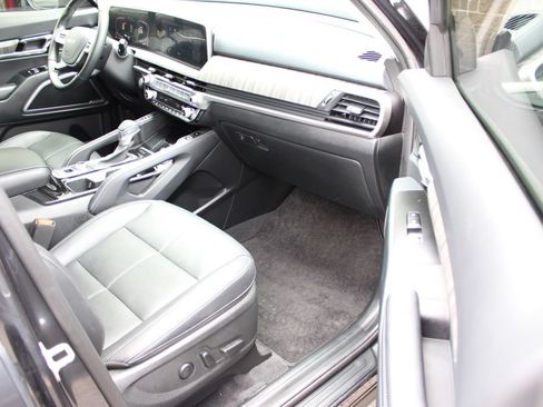 Used 2024 Kia Telluride EX w/ EX Captain's Chair Package AWD/4WD image 53