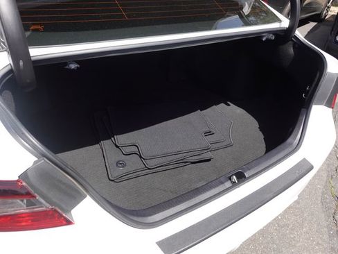 Used 2021 Toyota Camry SE w/ Carpet Mat Package (TMS) FWD image 25